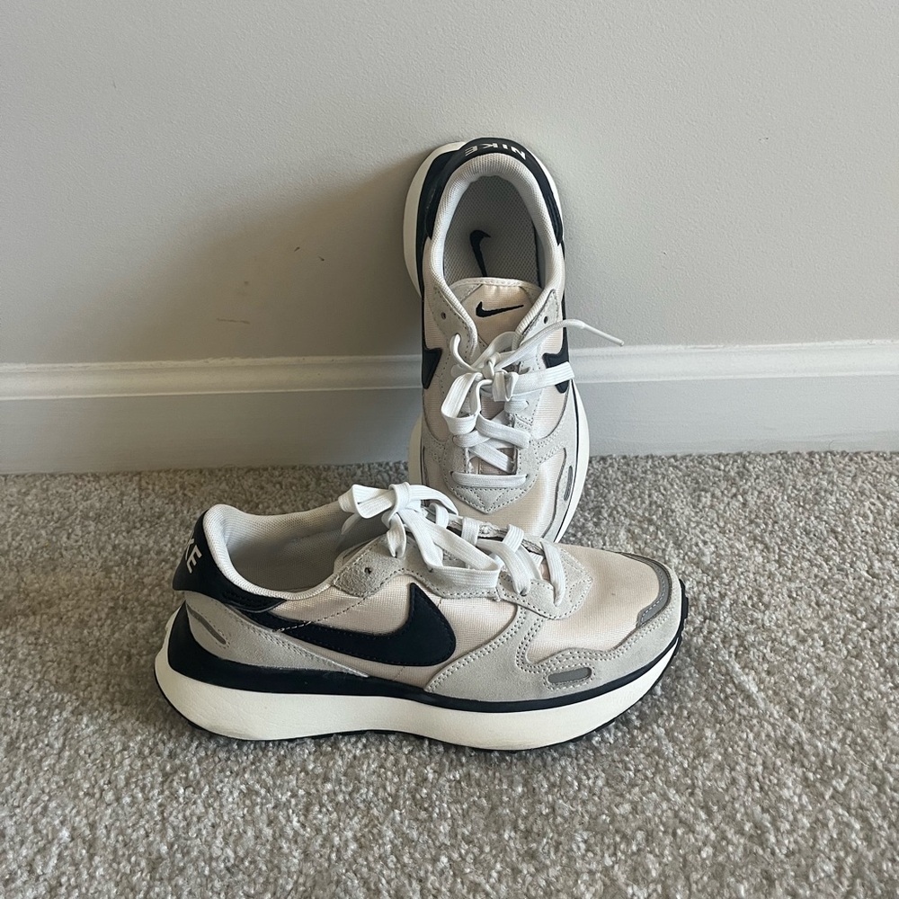 Nike Black and White Athletic Shoes